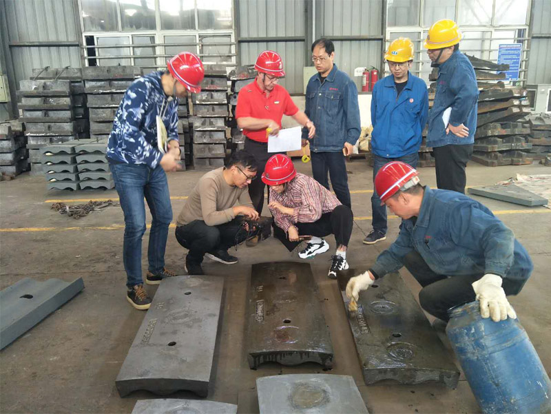 Experienced Testing Stuff Of Customized Heavy Equipment and Machinery