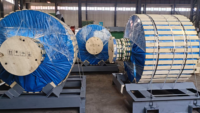 the packaging and delivery display of the japanese customers support rollers project 2